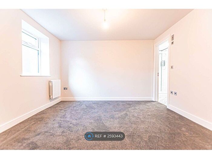1 Bedroom Flat To Rent In Bank House, Walshaw, Bury, BL8