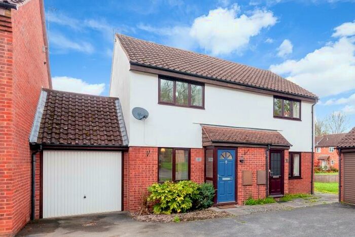 2 Bedroom Semi-Detached House To Rent In Denton Close, Oxford, OX2