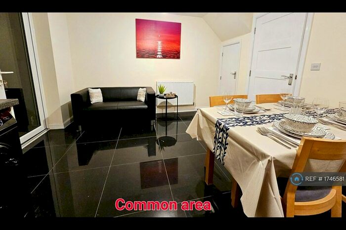 4 Bedroom Terraced House To Rent In Gloucester Road, Patchway, Bristol, BS34