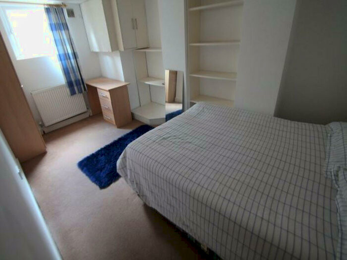 4 Bedroom House To Rent In Burchett Place, Leeds, LS6