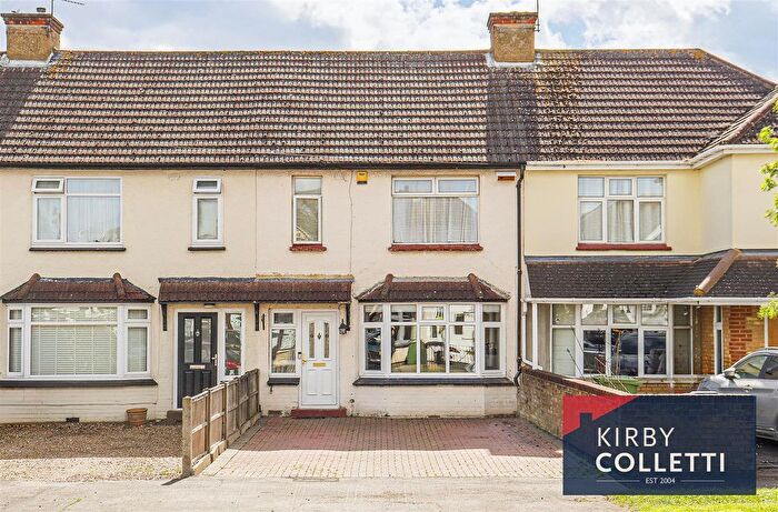 3 Bedroom Terraced House For Sale In Stortford Road, Hoddesdon, EN11