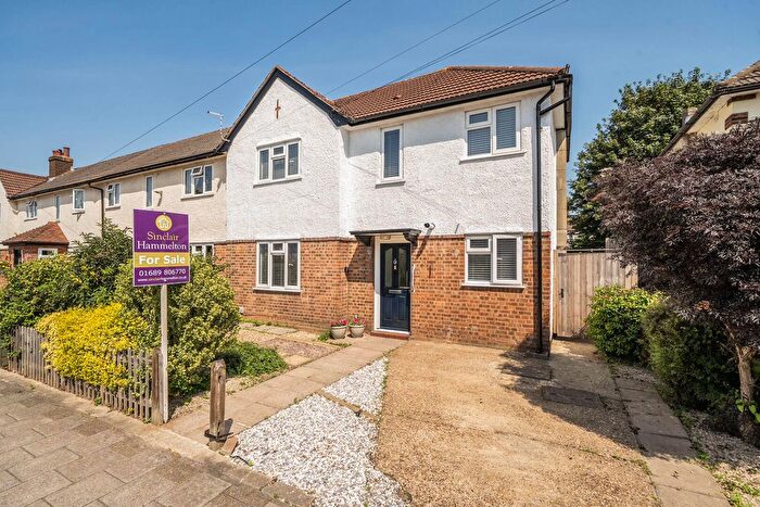3 Bedroom End Of Terrace House For Sale In Holbrook Way, Bromley, BR2
