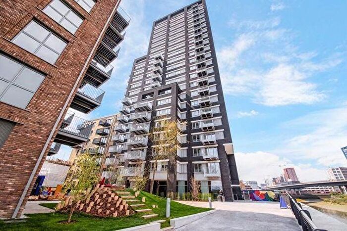 1 Bedroom Apartment To Rent In Tritton House, Goodluck Hope Walk, London City Island, London, E14
