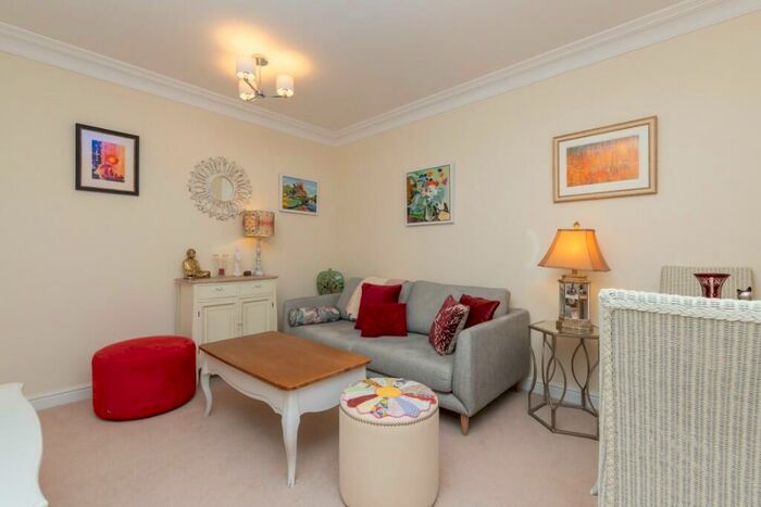1 Bedroom Retirement Property For Sale In Rosefield Cottage, Lillington Avenue, Leamington Spa, Warwickshire, CV32