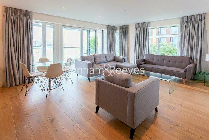 3 Bedroom Apartment To Rent In Duke Of Wellington Avenue, Woolwich, SE18