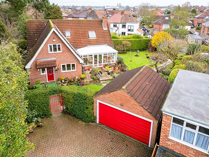 5 Bedroom Property For Sale In Braeside Gardens, York, YO24