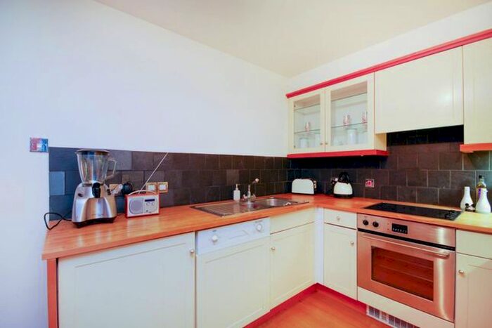 1 Bedroom Flat To Rent In Kew Road, Richmond, TW9
