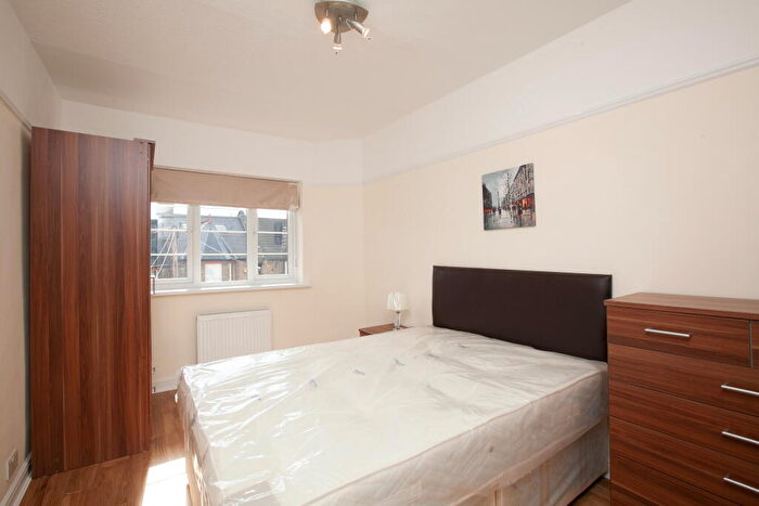 2 Bedroom Apartment To Rent In Crown Road, Muswell Hill, London, N10