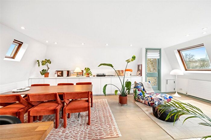 3 Bedroom Flat For Sale In Kingsley House, Avonmore Place, London, W14