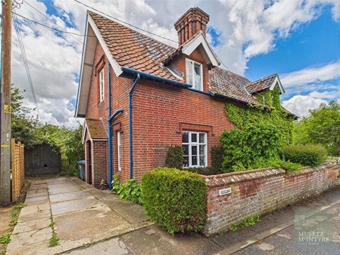 2 Bedroom Semi-Detached House For Sale In Church Lane, Homersfield, IP20
