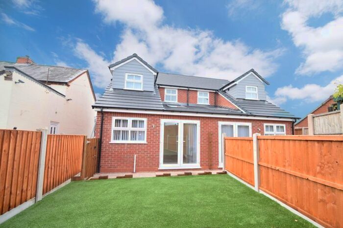 2 Bedroom Property To Rent In Providence Road, Bromsgrove, B61