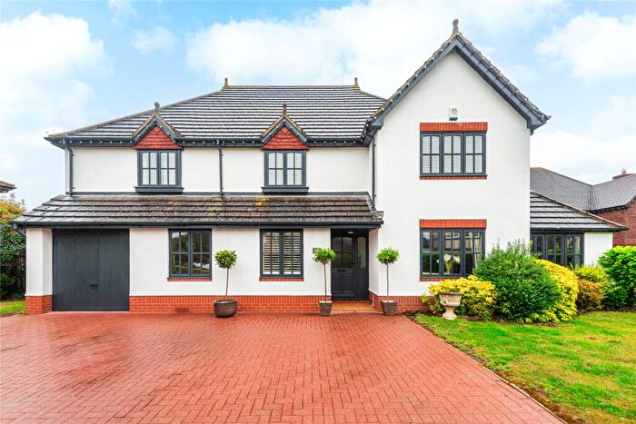 5 Bedroom Detached House For Sale In Carnoustie Drive, Great Denham, Bedfordshire, MK40