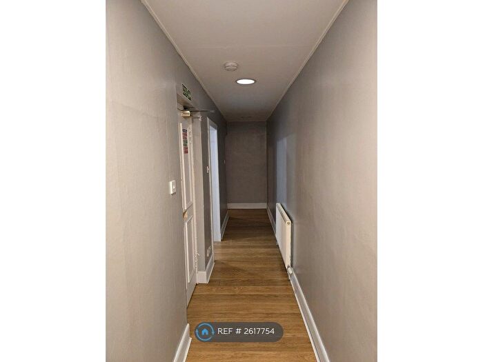 3 Bedroom Flat To Rent In Forth Street, Edinburgh, EH1