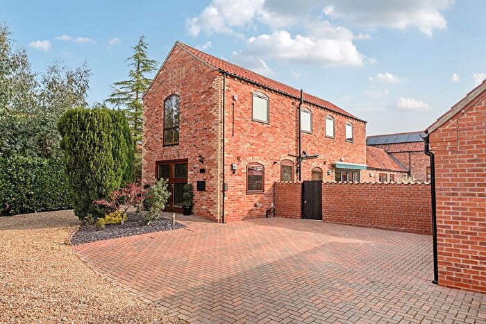 3 Bedroom Barn Conversion For Sale In Maltkiln Road, Fenton, Lincoln, LN1