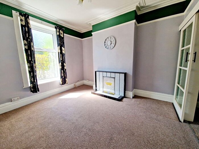 2 Bedroom Property To Rent In Blackburn Road, Darwen, BB3