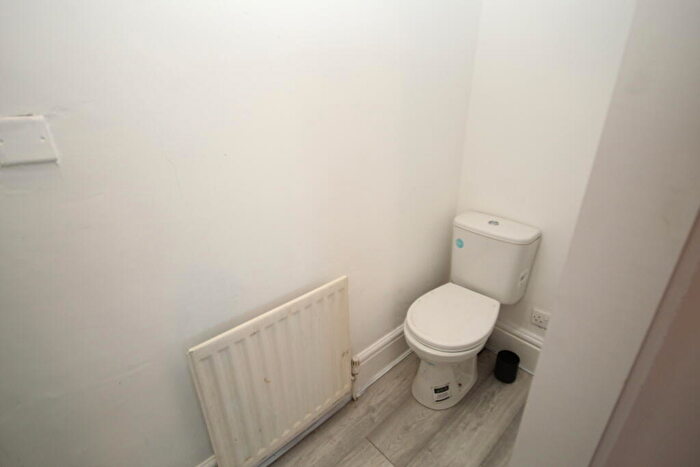 1 Bedroom Flat To Rent In Davyhulme Road East, M32