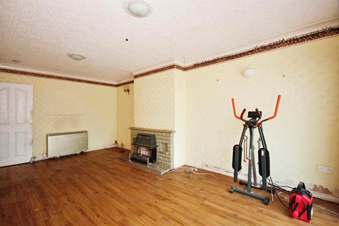 2 Bedroom Semi-Detached Bungalow For Sale In Greville Smith Avenue, Whitnash, Leamington Spa, CV31