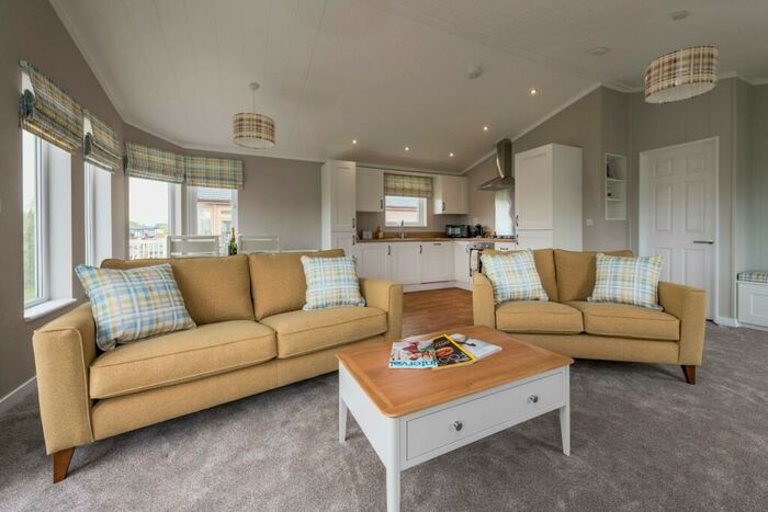 2 Bedroom Lodge For Sale In Louth, Lincolnshire, LN11