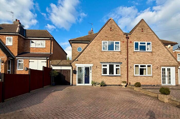 3 Bedroom Semi Detached House For Sale In Uplands Road, Oadby, LE2