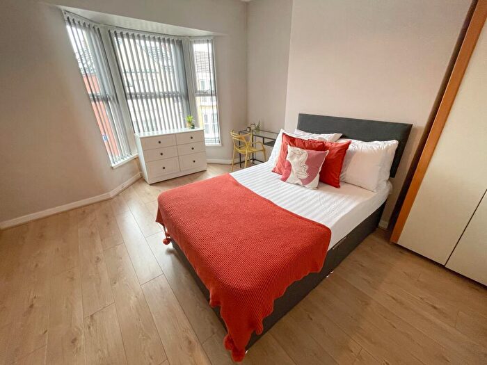 4 Bedroom Terraced House To Rent In Albany Road, L7