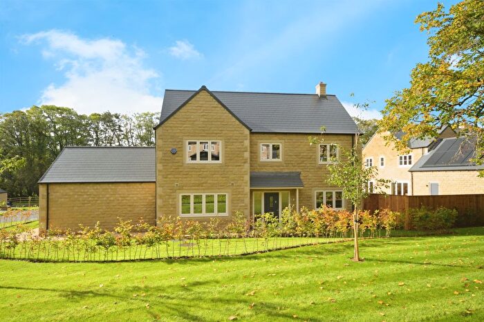 5 Bedroom Detached House For Sale In Normanhurst Park, Matlock, DE4