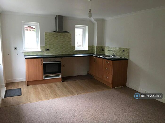 1 Bedroom Flat To Rent In Beacon Close, Ivybridge, PL21