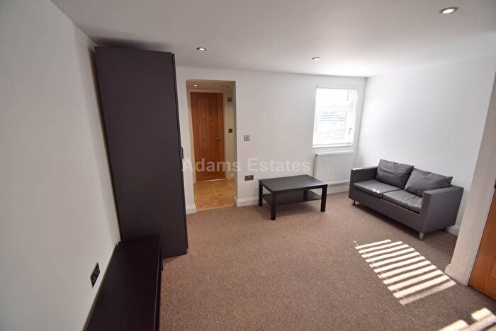 1 Bedroom Flat To Rent In Norris Road, Reading, RG6