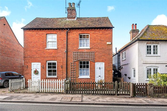 2 Bedroom Semi-detached House For Sale In West Clandon, Surrey, GU4
