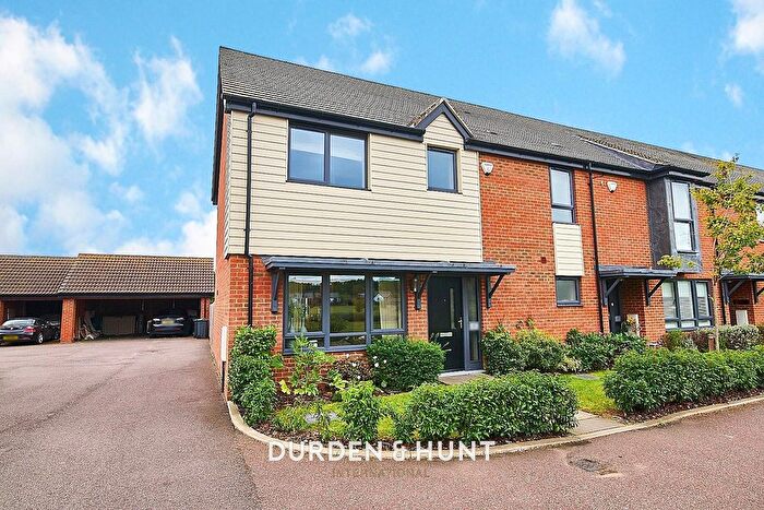 3 Bedroom Semi-Detached House To Rent In Park View, Chigwell, IG7