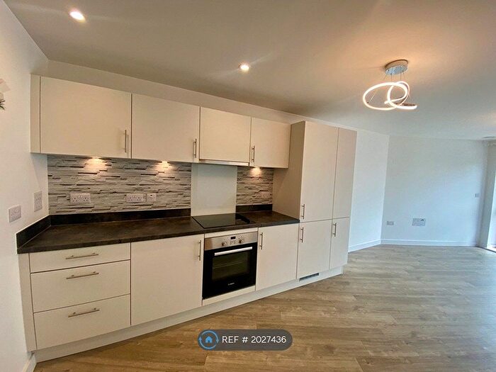 2 Bedroom Flat To Rent In Ifield Road, Crawley, RH11