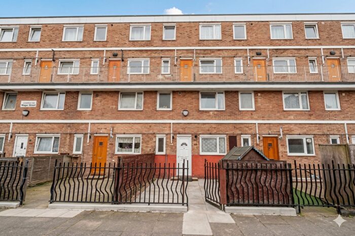 3 Bedroom Maisonette For Sale In Wager Street, London, Ldn, E3