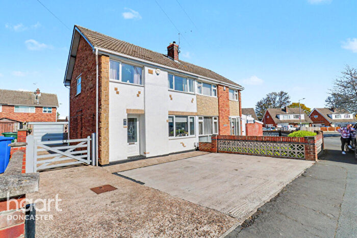 3 Bedroom Semi Detached House For Sale In Shelley Rise, Adwick Le Street, Doncaster, DN6