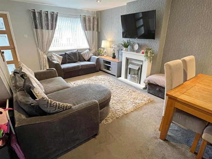 3 Bedroom Semi Detached House For Sale In Beckford Close, Chaddlewood, Plymouth, PL7