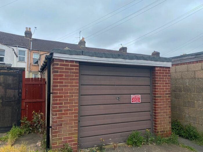 Property To Rent In Crosley Road, Gillingham, Kent, ME7