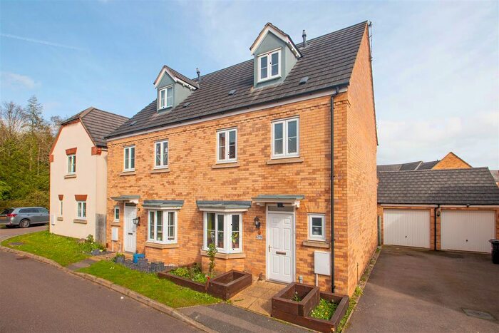4 Bedroom Town House To Rent In Temple Crescent, Oxley Park, Milton Keynes, MK4