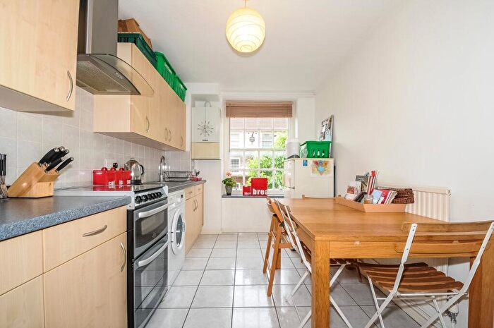 1 Bedroom Flat To Rent In Clayton Street, Kennington, London, SE11
