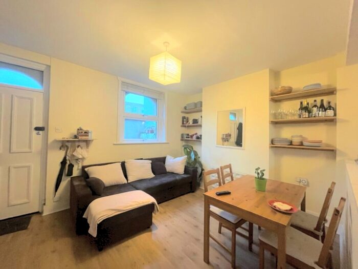1 Bedroom Apartment To Rent In Bethnal Green Road, London, Greater London, E2