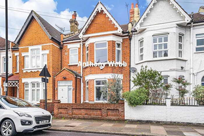 3 Bedroom Terraced House For Sale In Tottenhall Road, Palmers Green, N13