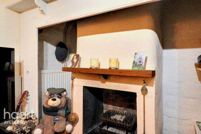 2 Bedroom End Of Terrace House For Sale In Bois Moor Road, Chesham, HP5