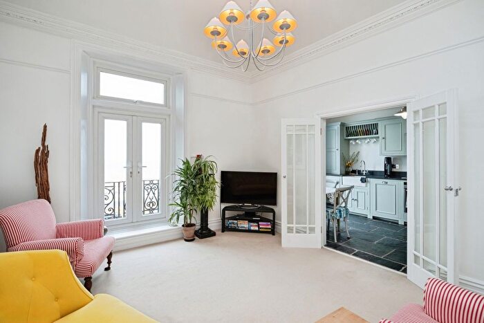 2 Bedroom Flat For Sale In Knole Road, Bexhill-On-Sea, East Sussex, TN40