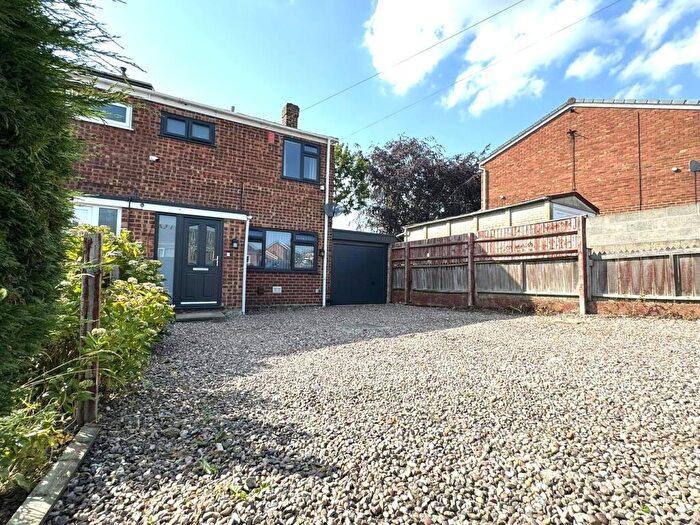 3 Bedroom Semi-Detached House For Sale In Valley Rise, Newhall, Swadlincote, DE11