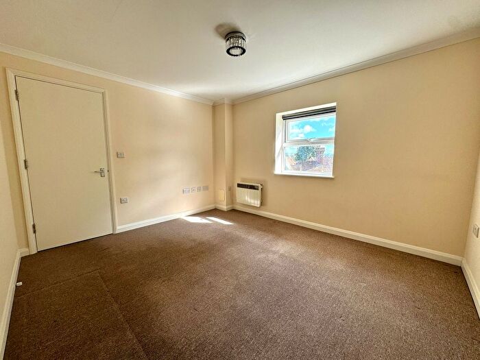 1 Bedroom Flat To Rent In Bower Lane, Maidstone, ME16