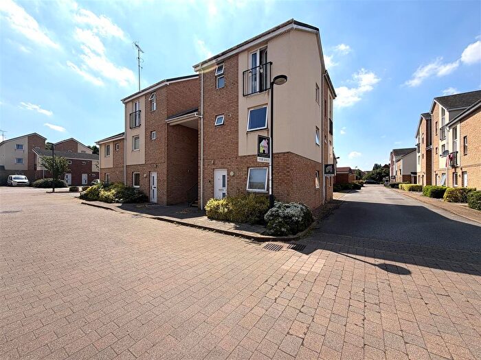 1 Bedroom Flat For Sale In Clog Mill Gardens, Selby, YO8