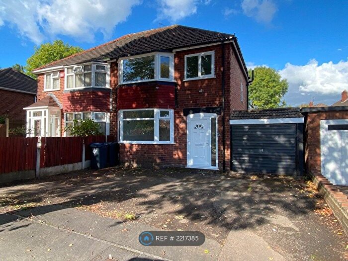 3 Bedroom Semi-Detached House To Rent In Calshot Road, Birmingham, B42