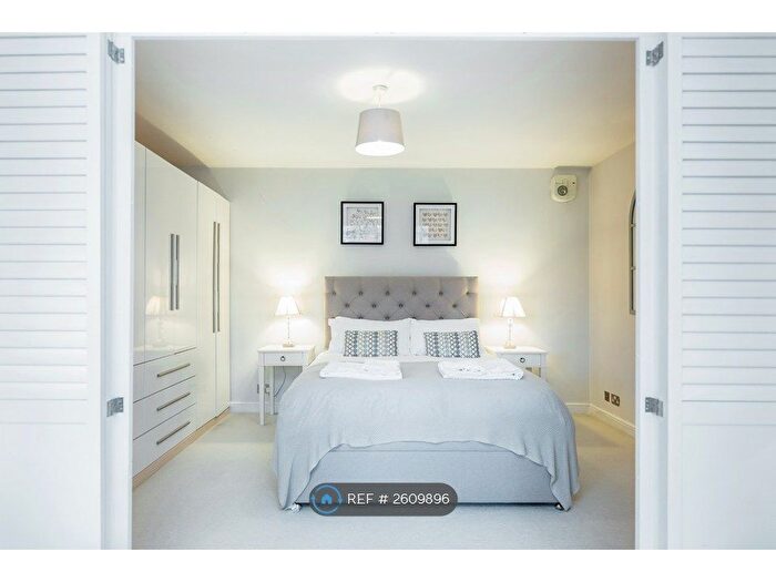 1 Bedroom Flat To Rent In Grosvenor Court, London, SW15
