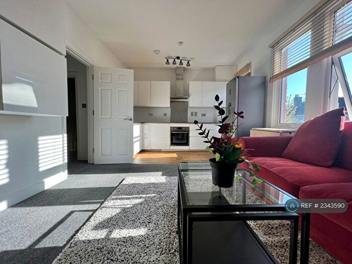 2 Bedroom Flat To Rent In Letchford Gardens, London, NW10