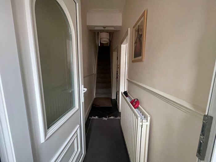 3 Bedroom Terraced House For Sale In Gertrude Street, Grimsby, DN32