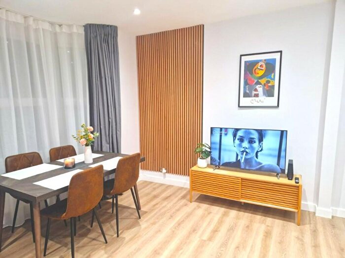 2 Bedroom Flat To Rent In Blackhorse Lane, London, E17