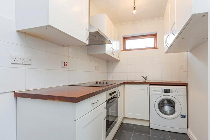 1 Bedroom Flat To Rent In Ruxton Close Swanley, BR8