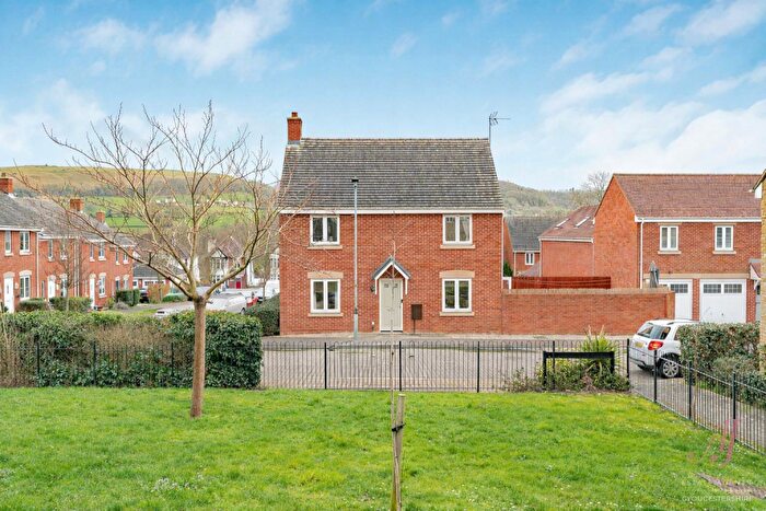 4 Bedroom Detached House For Sale In Renard Rise, Ebley, Stroud, GL10